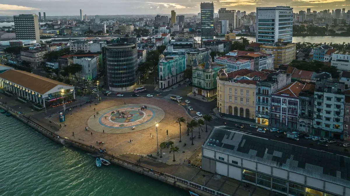 Centro do Recife visto do alto, área do Plano do Centro (foto: site da ARIES)